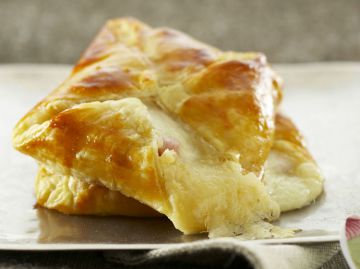 Feuilletés à la mozzarella et au jambon cru Feuilletés à la mozzarella et au jambon cru