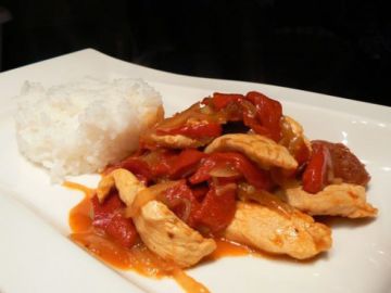 Poulet sauté au chorizo et piquillos Poulet sauté au chorizo et piquillos
