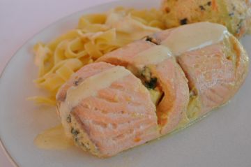 Paupiettes de saumon farcies aux légumes (cuisson vapeur)