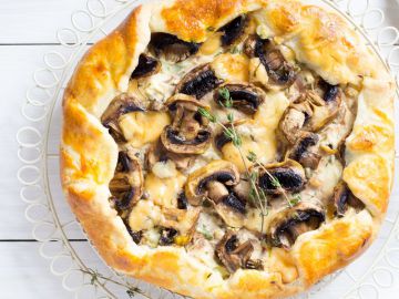 Tarte aux feuilles de brick, poulet, fromage et champignons Tarte aux feuilles de brick, poulet, fromage et champignons