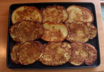 Galettes de pommes de terre à l'oignon et à l'ail Galettes de pommes de terre à l'oignon et à l'ail