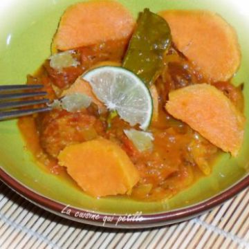 Rougail de saucisse et ses patates douces, ile de la réunion Rougail de saucisse et ses patates douces, ile de la réunion