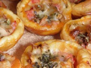Mini-pizzas jambon champignons et mozzarella Mini-pizzas jambon champignons et mozzarella