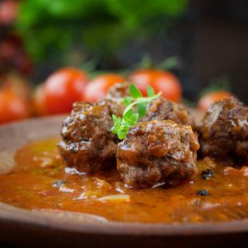 Boulettes de boeuf au fromage et aubergines Boulettes de boeuf au fromage et aubergines