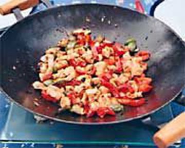 Poulet aux trois poivrons Poulet aux trois poivrons