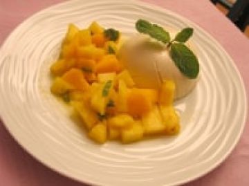 Panna cotta au lait de coco, salade de mangue ananas Panna cotta au lait de coco, salade de mangue ananas