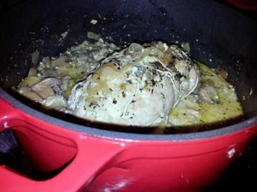 Rôti de dinde aux petits oignons et champignons sauce au lait Rôti de dinde aux petits oignons et champignons sauce au lait