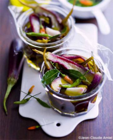 Aubergines au vinaigre et piments oiseaux Aubergines au vinaigre et piments oiseaux