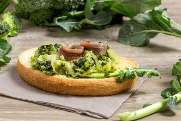 Bruschetta au brocoli et aux anchois Bruschetta au brocoli et aux anchois