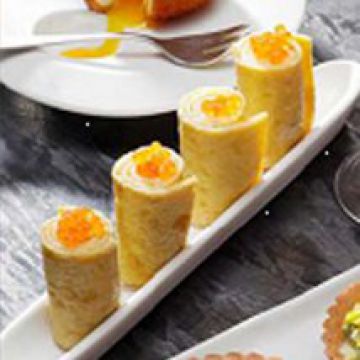 L'omelette roulée aux oeufs de saumon façon nems L'omelette roulée aux oeufs de saumon façon nems