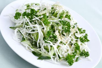 Salade croquante de chou blanc à la japonaise Salade croquante de chou blanc à la japonaise
