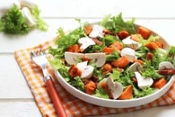 Salade frisée avec patate douce, lardons et champignons Salade frisée avec patate douce, lardons et champignons