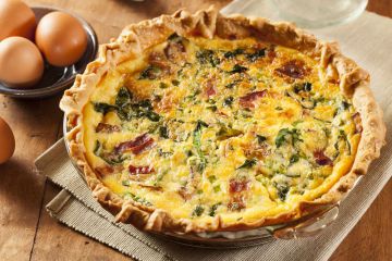 Quiche au camembert, épinards et lardons