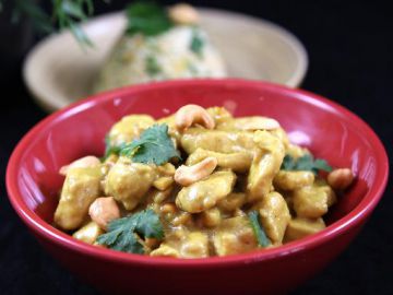 Poulet au curry lait de coco et noix de cajou Poulet au curry lait de coco et noix de cajou