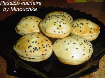 Feuilletés aux allumettes de poulet et nigelle Feuilletés aux allumettes de poulet et nigelle