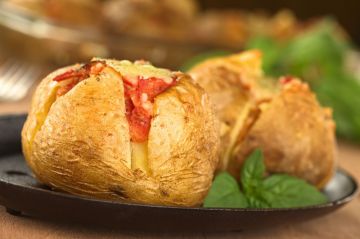 Pommes de terre farcies au jambon/gruyère au four Pommes de terre farcies au jambon/gruyère au four