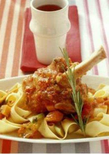 Souris d'agneau aux tagliatelles fraîches Souris d'agneau aux tagliatelles fraîches