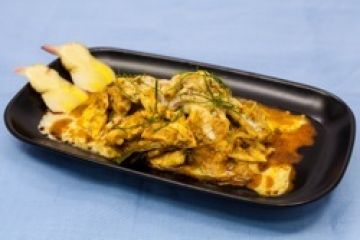 Poulet au curry au micro-ondes, pâtes et haricots verts