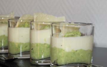 Mousse d'asperges sur lit d'avocat