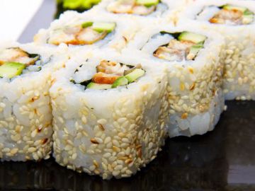 Sushi californien (maki inversé) Sushi californien (maki inversé)
