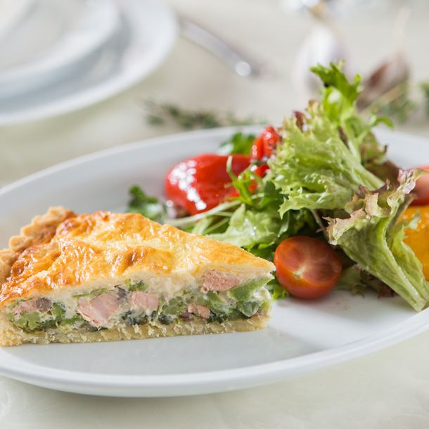 Tarte aux courgettes, saumon fumé Tarte aux courgettes, saumon fumé