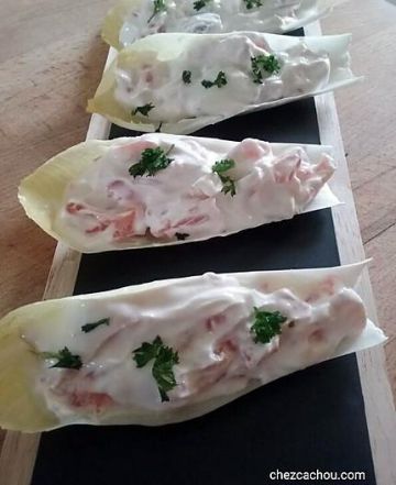 Feuilles d'endives au saumon fumé Feuilles d'endives au saumon fumé