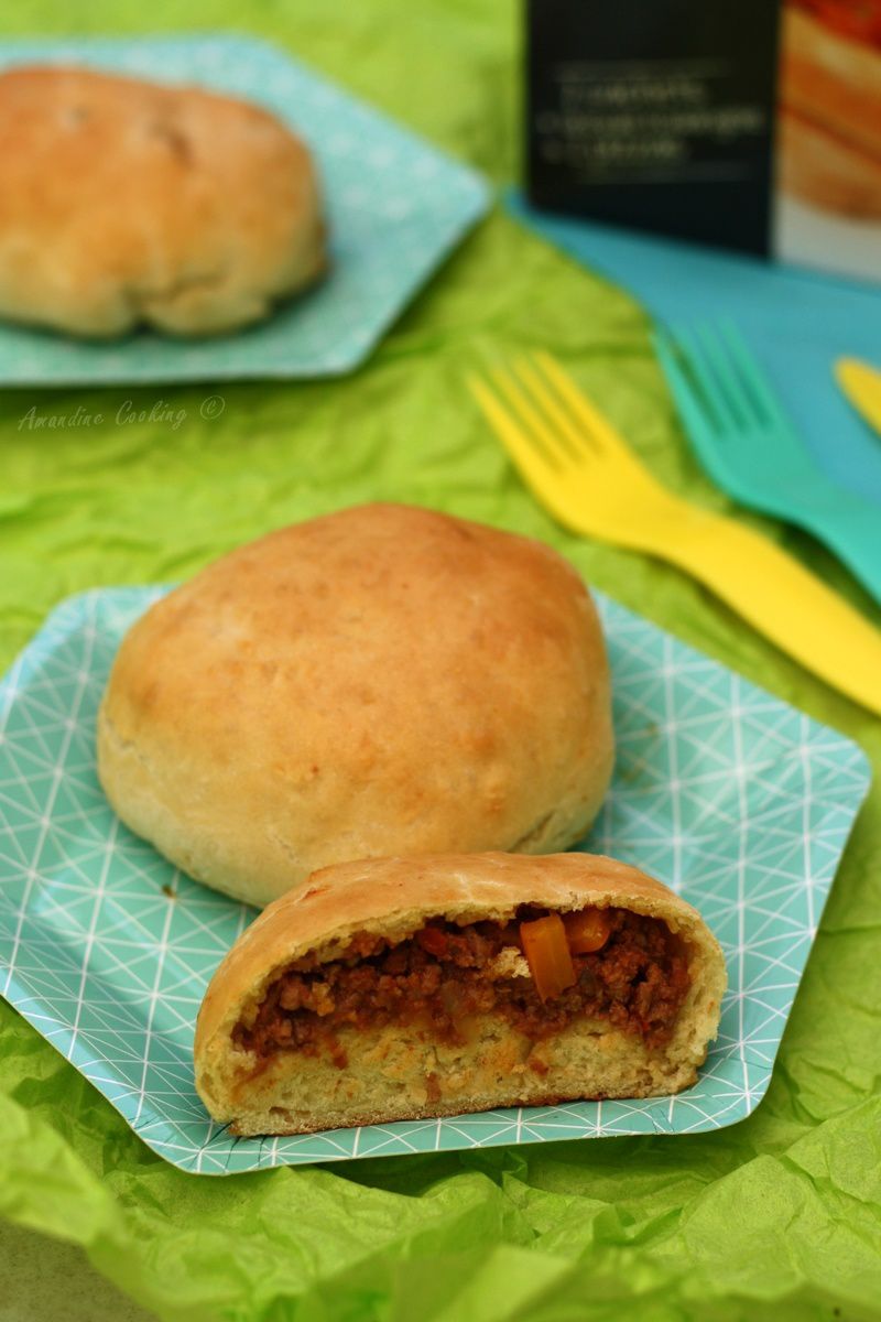 Buns farcis au boeuf haché, poivrons et cheddar Buns farcis au boeuf haché, poivrons et cheddar