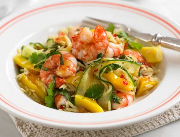 Riz sauté aux crevettes et à la mangue Riz sauté aux crevettes et à la mangue