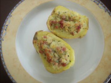 Pommes de terre farcies aux lardons, crème et gruyère Pommes de terre farcies aux lardons, crème et gruyère