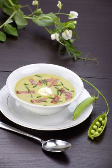 Soupe de légumes verts et dés de jambon blanc Soupe de légumes verts et dés de jambon blanc