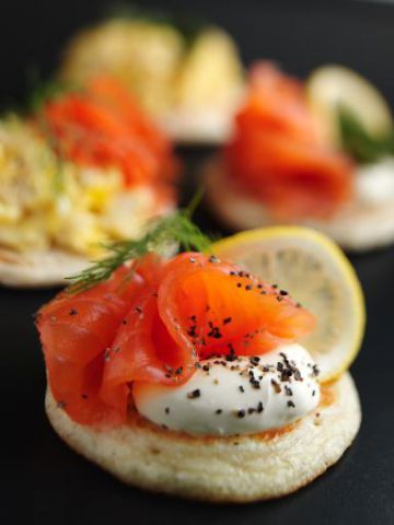 Blinis au saumon fumé et mascarpone Blinis au saumon fumé et mascarpone