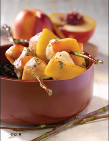 Piquets de volaille aux nectarines d’ici et vinaigre balsamique Piquets de volaille aux nectarines d’ici et vinaigre balsamique