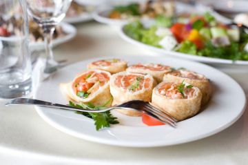 Roulés de crêpes au saumon fumé et fromage frais Roulés de crêpes au saumon fumé et fromage frais