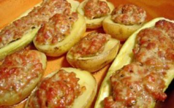Pommes de terre et courgettes farcies au lardons Pommes de terre et courgettes farcies au lardons