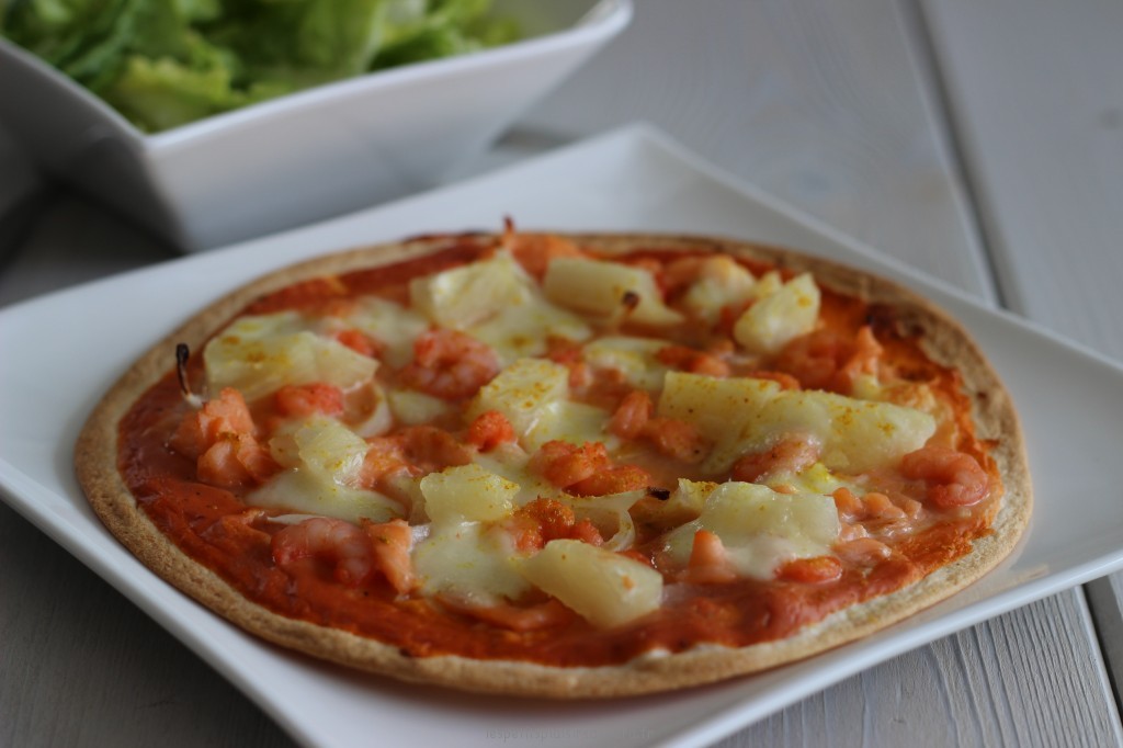 Tortillas saumon crevettes ananas façon pizza Tortillas saumon crevettes ananas façon pizza
