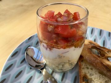 Verrine d’œufs brouillés en salsa Verrine d’œufs brouillés en salsa