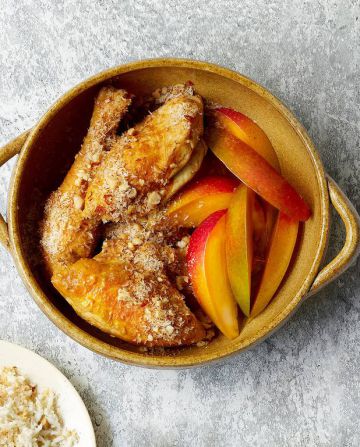Curry de poulet à la mangue et noix de coco grillée épicée Curry de poulet à la mangue et noix de coco grillée épicée