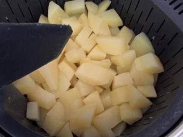 Cuisson de pomme de terre à l'eau Cuisson de pomme de terre à l'eau