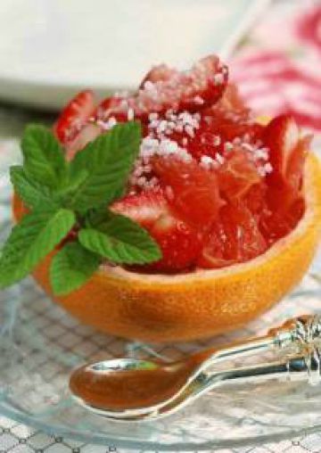 Salade de pamplemousse et fraises Salade de pamplemousse et fraises