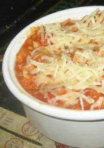 Gratin de coquillettes, courgettes à la sauce tomate, thon, curry Gratin de coquillettes, courgettes à la sauce tomate, thon, curry