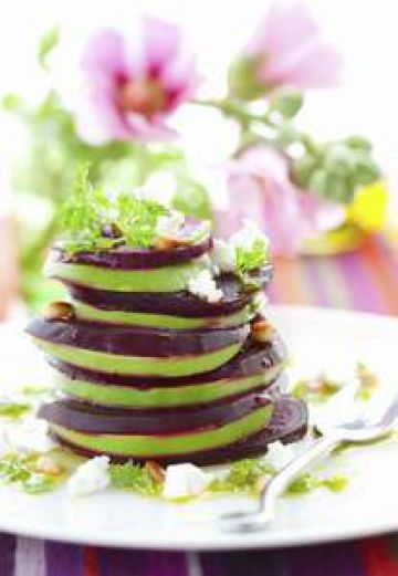 Millefeuille de betterave et d'avocat Millefeuille de betterave et d'avocat