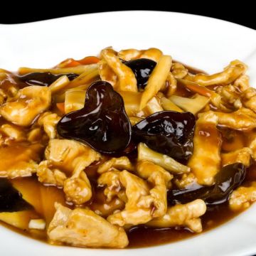 Poulet sauté aux champignons noirs Poulet sauté aux champignons noirs