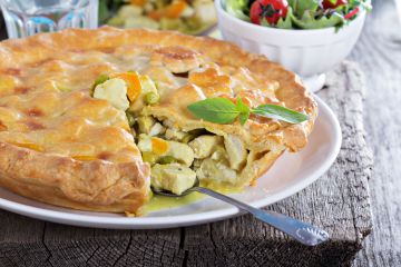 Tourte à la dinde, carottes et petits pois Tourte à la dinde, carottes et petits pois