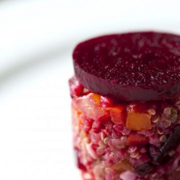 Tartare de betterave et chèvre frais au sésame Tartare de betterave et chèvre frais au sésame