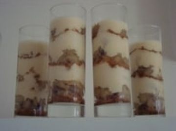 Tiramisu à la banane (Verrine dessert) Tiramisu à la banane (Verrine dessert)