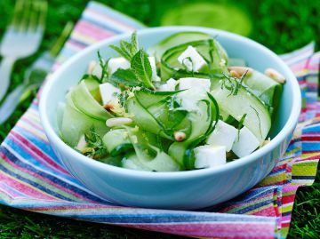 Tagliatelles de concombre menthe feta Tagliatelles de concombre menthe feta