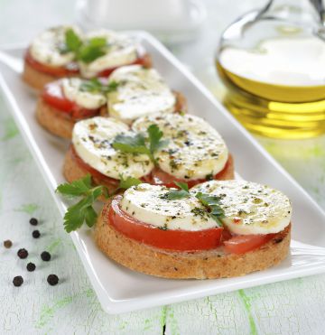 Toasts tomates et mozarella Toasts tomates et mozarella
