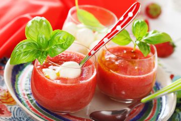 Gaspacho de tomates à la mozzarella Gaspacho de tomates à la mozzarella