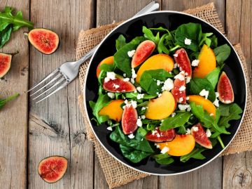 Salade de roquette à la nectarine Salade de roquette à la nectarine