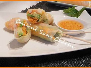Rouleaux de printemps, avocat, carotte, crevette Rouleaux de printemps, avocat, carotte, crevette